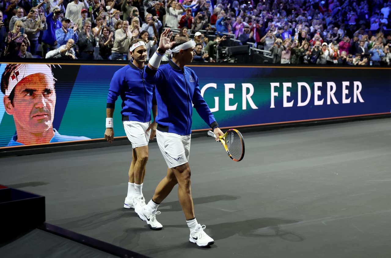 El tenista suizo dijo adiós al tenis tras disputar su último partido profesional en el marco de la Laver Cup 2022 en un día para la historia del deporte.