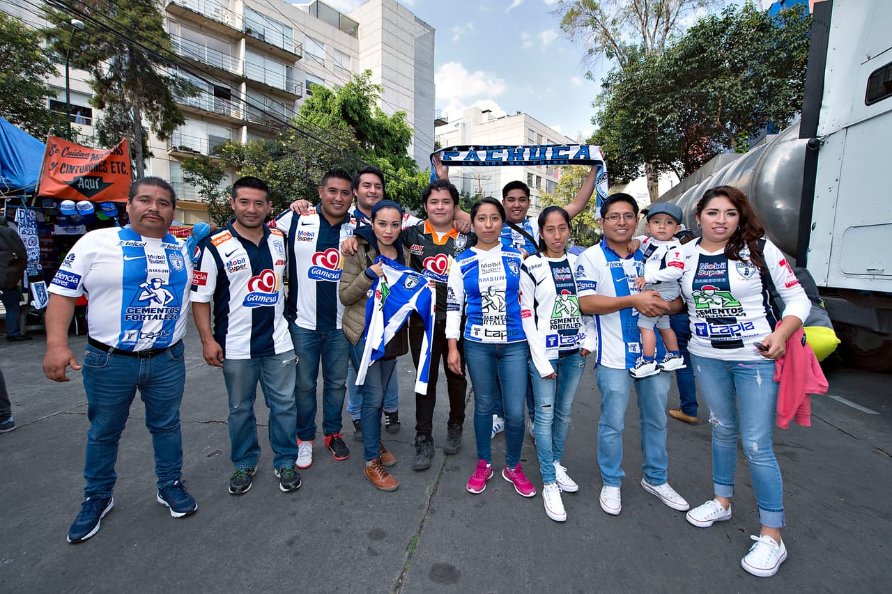 El colorido de la afición en la Jornada 16
