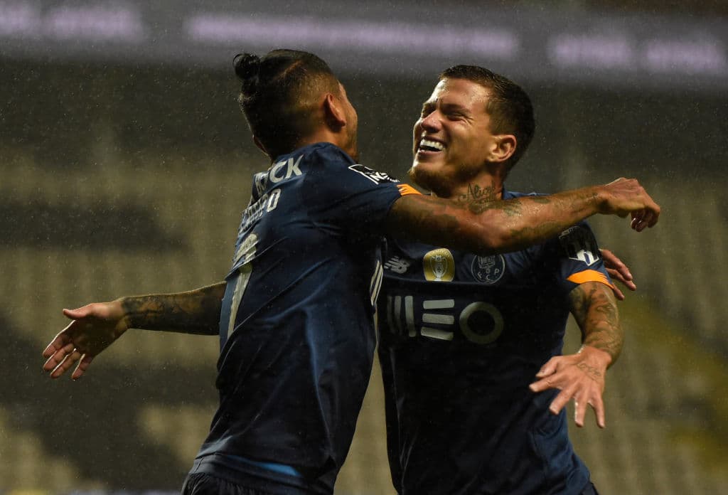 ‘Tecatito’ abrió la feria de goles a los 47’ de juego. Oliveira (59’) hizo el segundo; Marega (67’, 71’) marcó doblete y Díaz (90+2’) cerró la cuenta. El siguiente compromiso del Porto en la Primeira Liga, será ante el Marítimo, mientras que Boavista se medirá con el Moreirense.