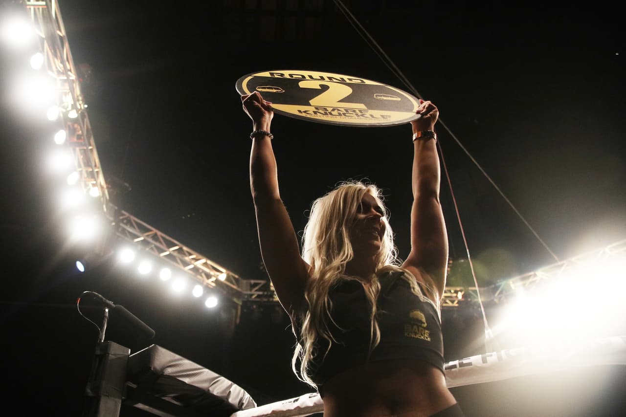 Las mujeres deben cubrir todo su cuerpo en Arabia Saudita.