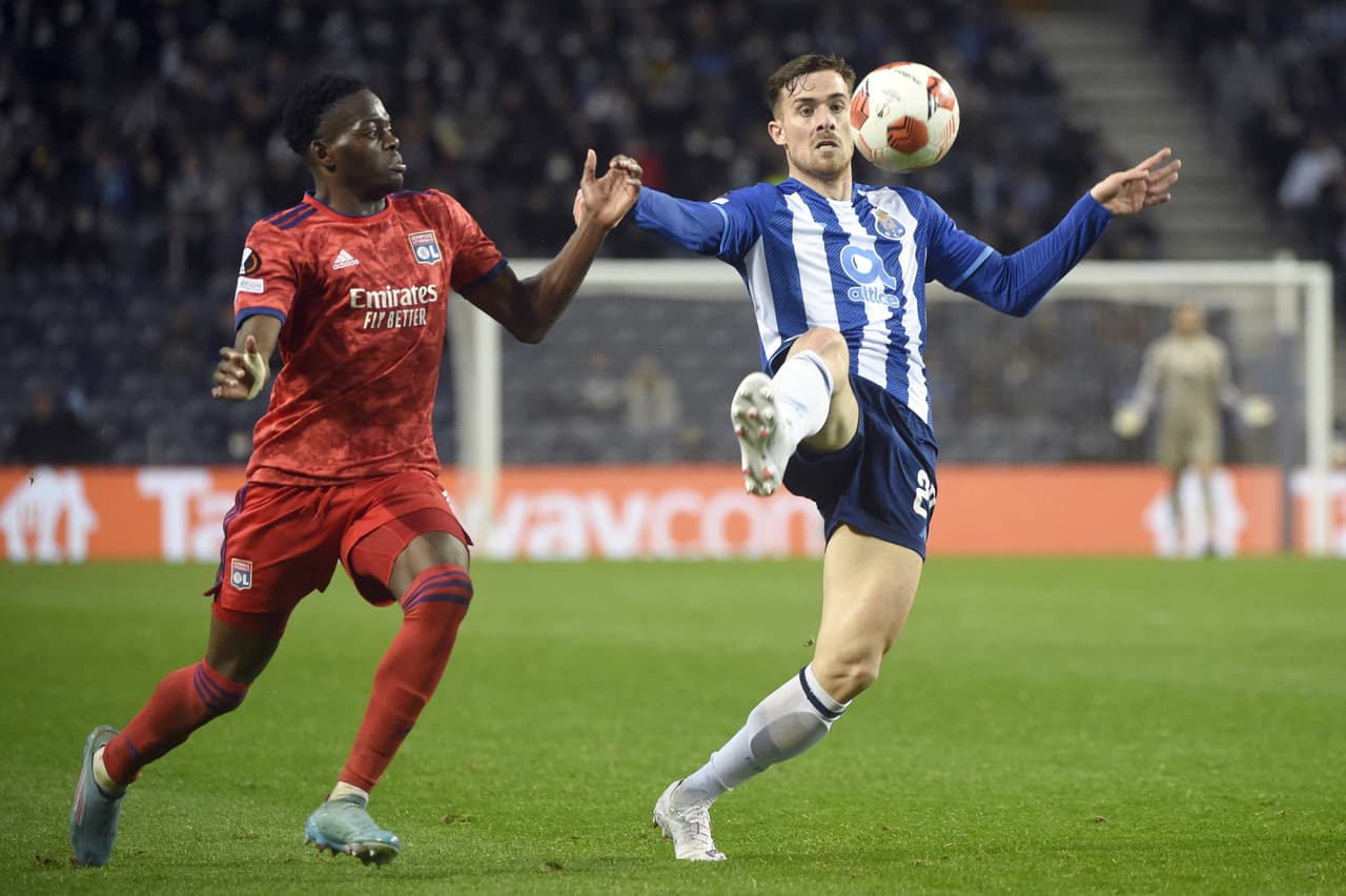 Betis pudo perder por marcador más abultado ante Eintrach Frankfurt; Lainez y Guardado no vieron acción. Lyon derrotó a Porto de visita con gol de Lucas Paquetá