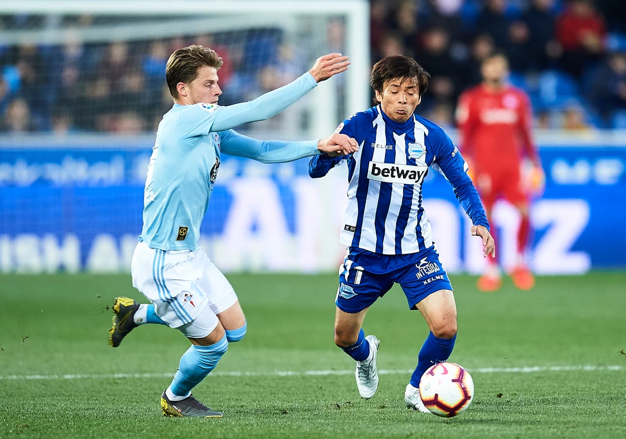 Por la jornada 25 de La Liga, el Deportivo Alavés y el Celta de Vigo igualaron por 0-0 en Mendizorroza en un partido en el que Néstor Araújo jugó todos los minutos. Ahora el equipo gallego suma 25 puntos, peleando por la permanencia, mientras que los vascos tienen 37.