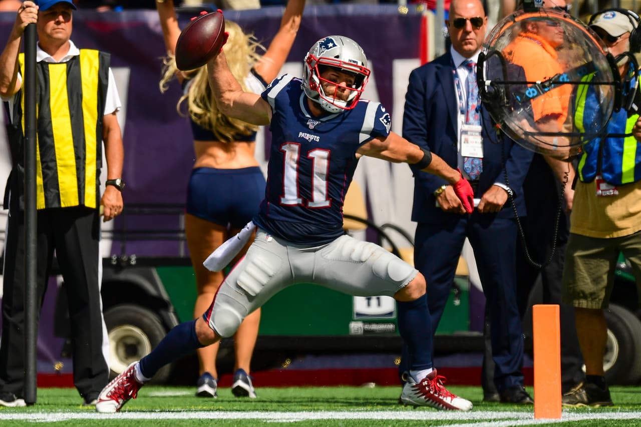 Luke Falk se enfrenta a la mejor defensa de la NFL, los New England Patriots.