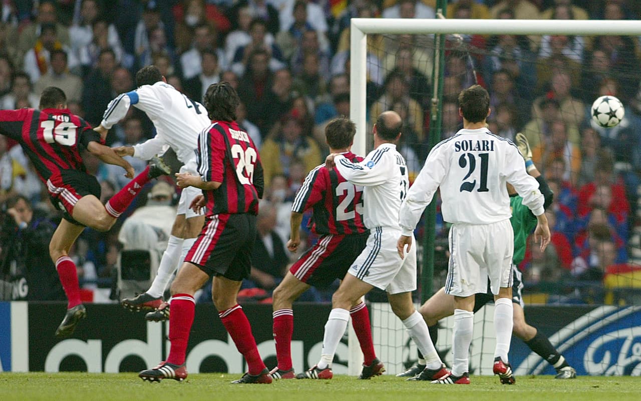 <b>Lucio lo empató</b>
<br>- El defensor del conjunto alemán fue un gran rematador de cabeza y en esta acción lo evidenció para poner el 1-1 apenas al 13'.