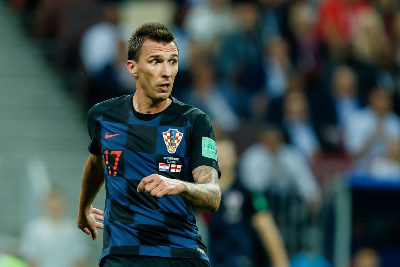 Mario Madzukic: El goleador del equipo, goleador furtivo que va bien en el juego aéreo y en el mano a mano frente a los defensas rivales.