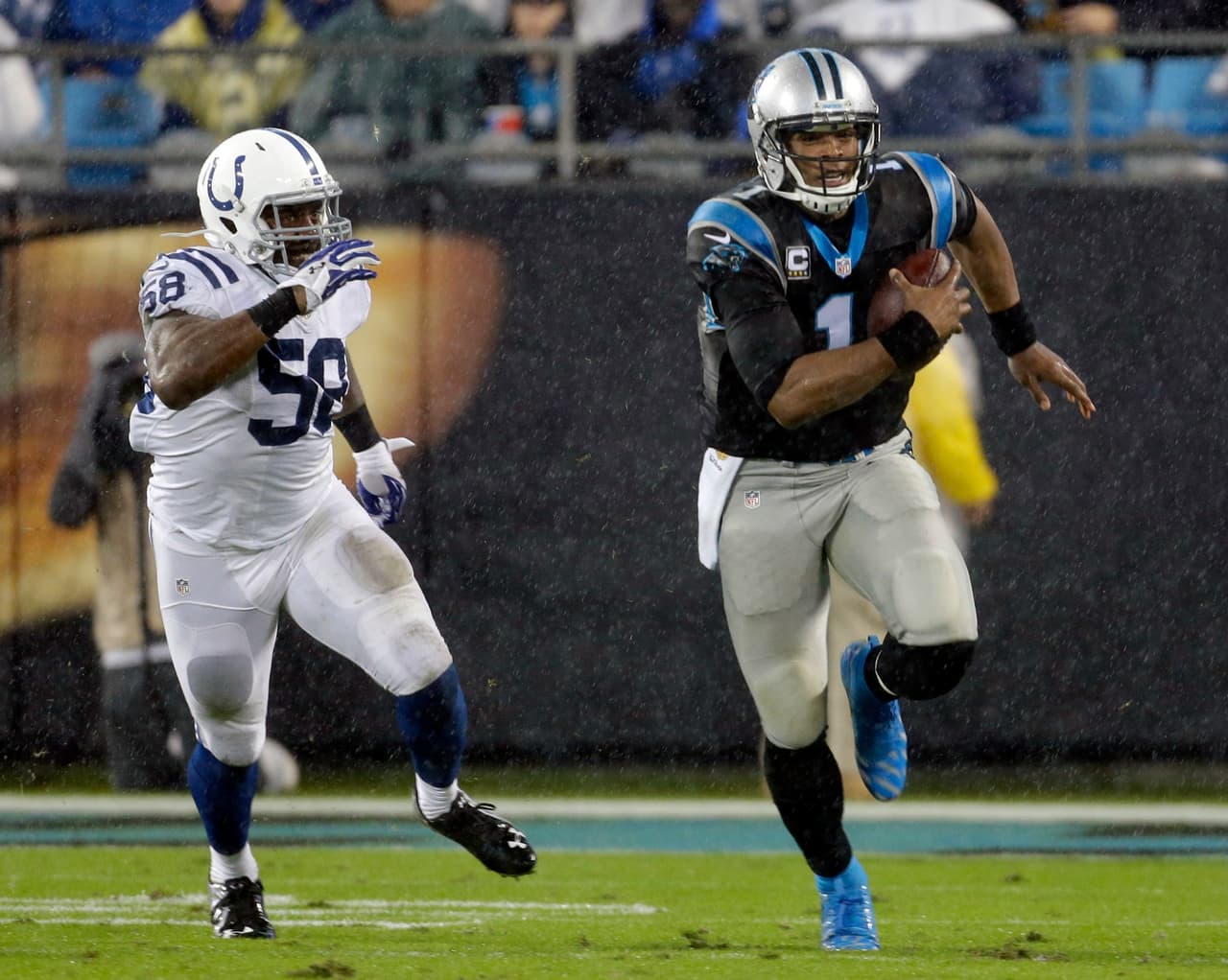 Emocionante partido que cerró la Semana 8 de la NFL donde los Panthers mantuvieron el invicto al derrotar, en tiempo extra, a los Colts por 29-26. ¡Checa las mejores tomas!