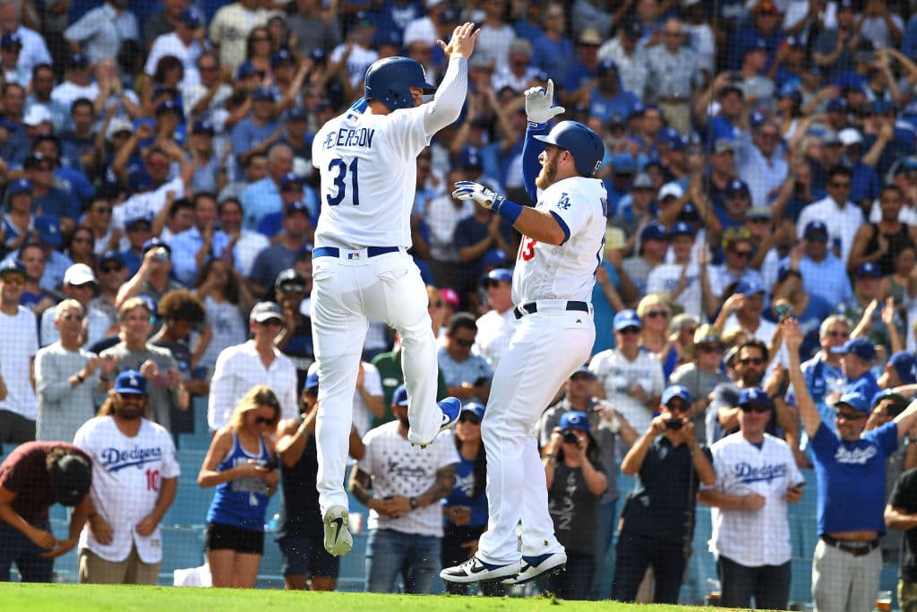 Con algo de drama al final pero los Dodgers de Los Ángeles superaron 5-2 a los Colorado Rockies para proclamarse campeones de la División Oeste de la Liga Nacional por sexto año en fila.
