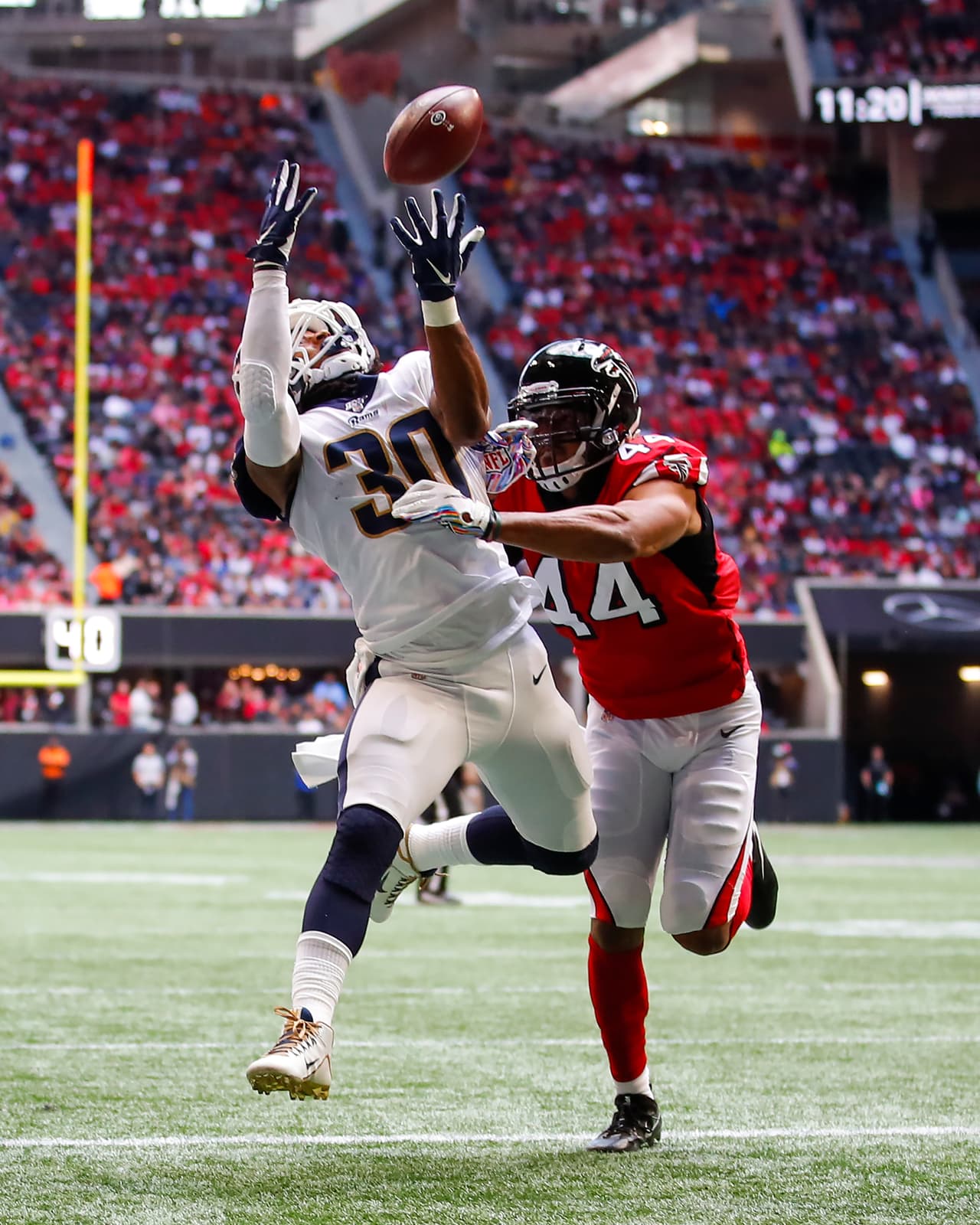 El RB de LA Rams fue factor en la vapuleada sobre los Atlanta Falcons con un pase de anotación y una aceptable actuación por tierra.