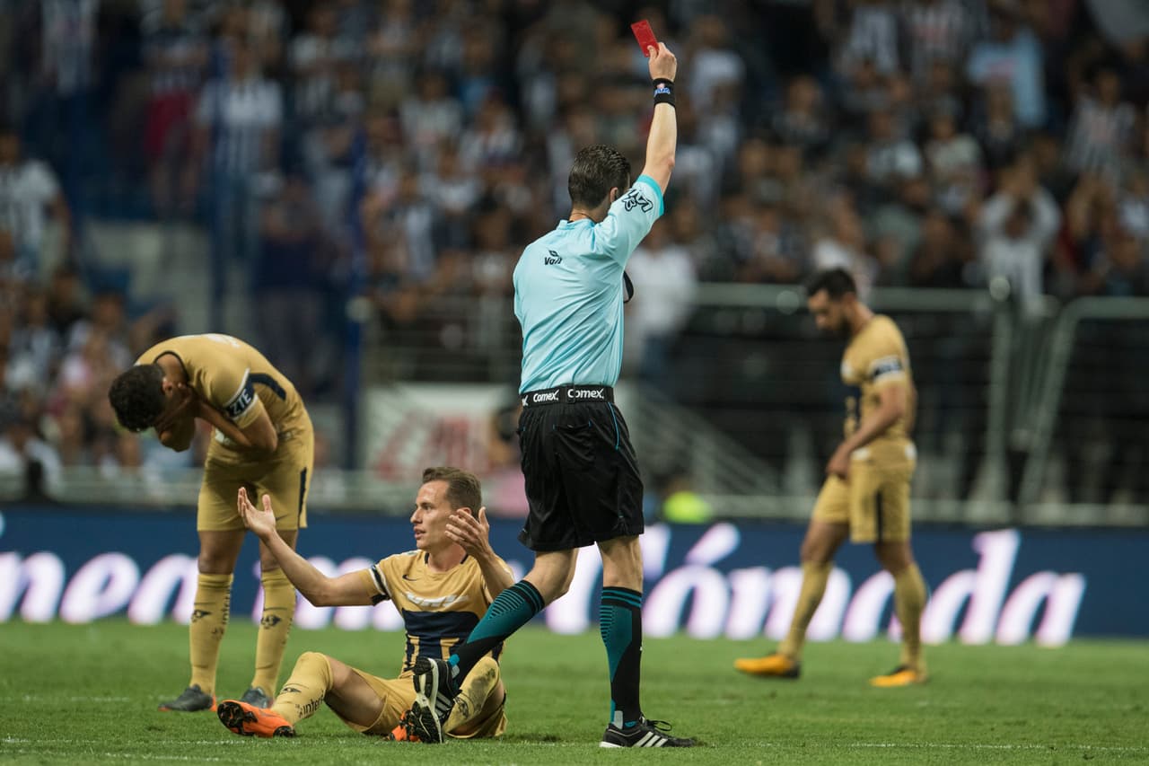 Action photo during the Monterrey vs Pumas match, corresponding to Day 14 of the 2018 Closing Tournament of the Liga BBVA Bancomer, at the BBVA Bancomer Stadium, Foto de acción durante el partido Monterrey vs Pumas, Correspondiente a la Jornada 14 del Torneo Clausura 2018 de la Liga BBVA Bancomer, en el Estadio BBVA Bancomer, en la foto: Erick Yair Miranda Galindo 07/04/2018/MEXSPORT/ Action photo during the Monterrey vs Pumas match, corresponding to Day 14 of the 2018 Closing Tournament of the Liga BBVA Bancomer, at the BBVA Bancomer Stadium, Foto de accin durante el partido Monterrey vs Pumas, Correspondiente a la Jornada 14 del Torneo Clausura 2018 de la Liga BBVA Bancomer, en el Estadio BBVA Bancomer, en la foto: Erick Yair Miranda Galindo 07/04/2018/MEXSPORT/