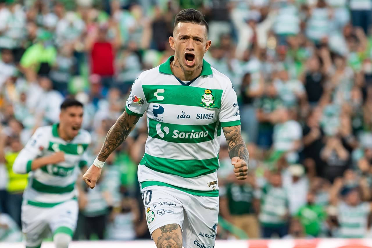 'Huevo' Lozano tiene arreglo con Peñarol; falta el aval de Santos 