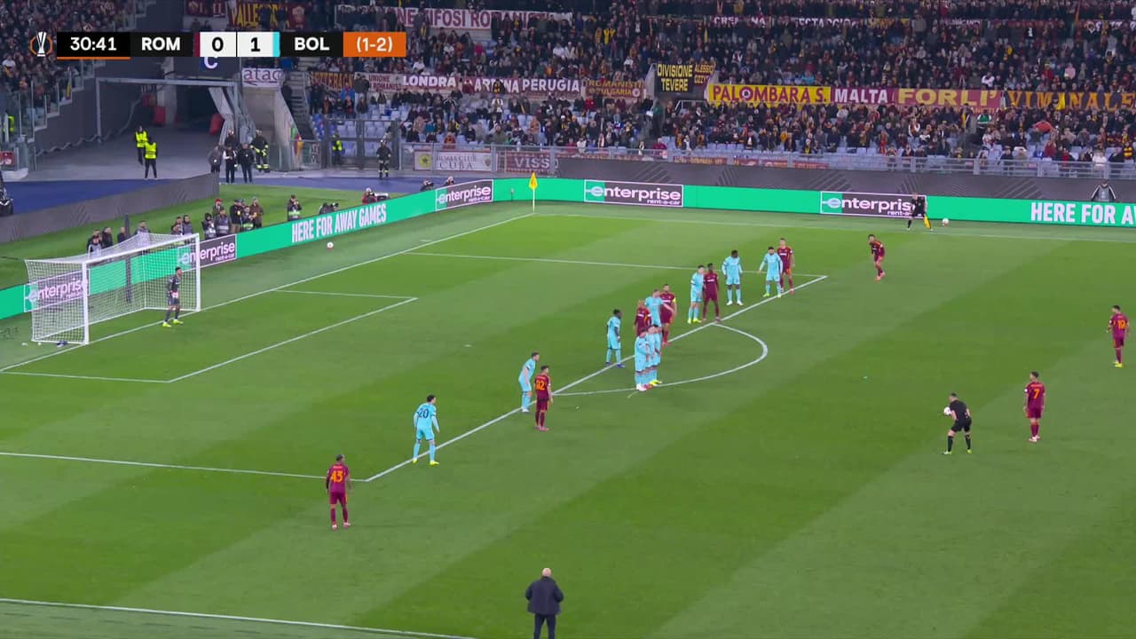 ¡GOL!  anota para AS Roma. Evan Ndicka