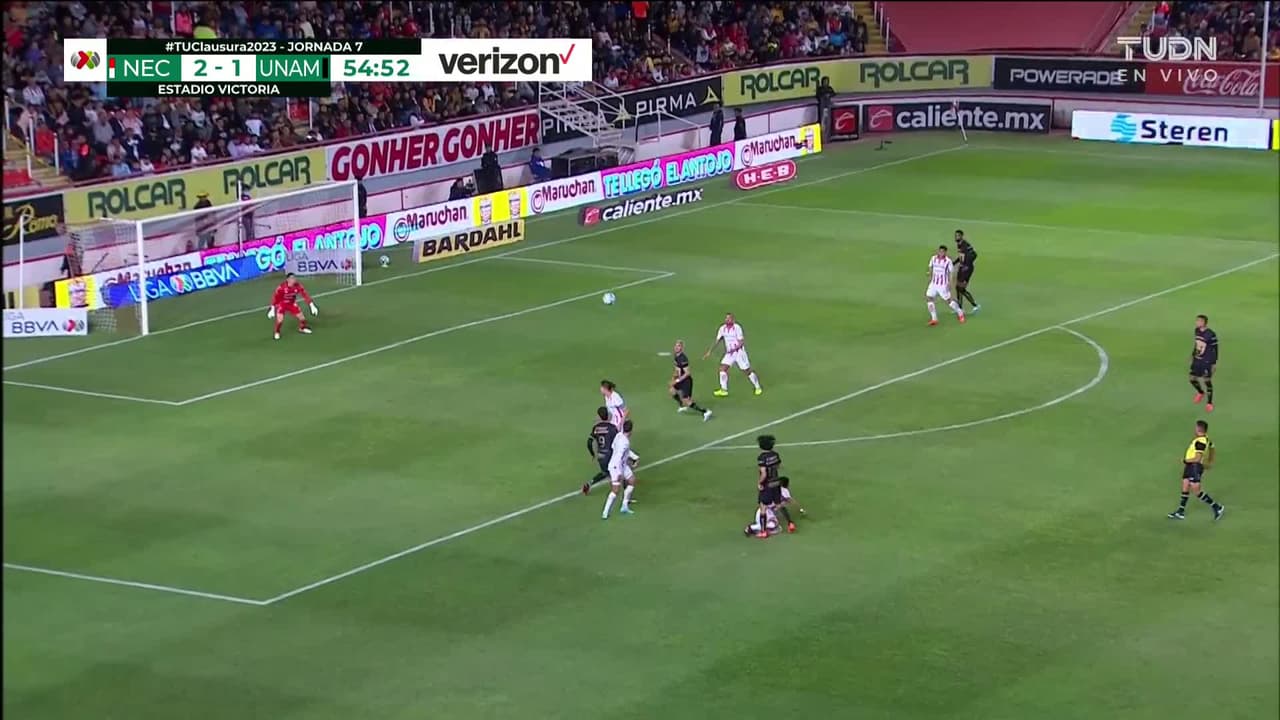 ¡TIRO ATAJADO! disparo por Gustavo del Prete.