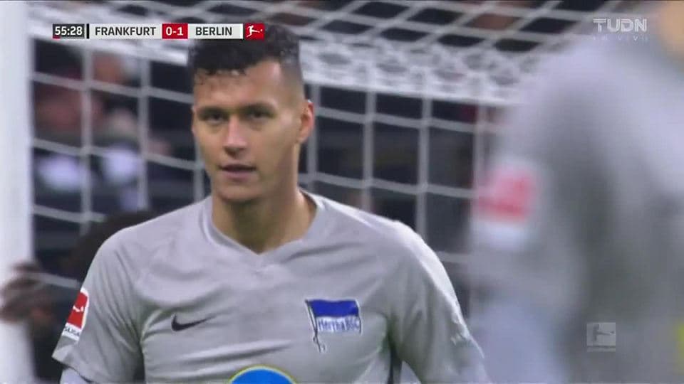 Tiro desviado de Dodi Lukébakio