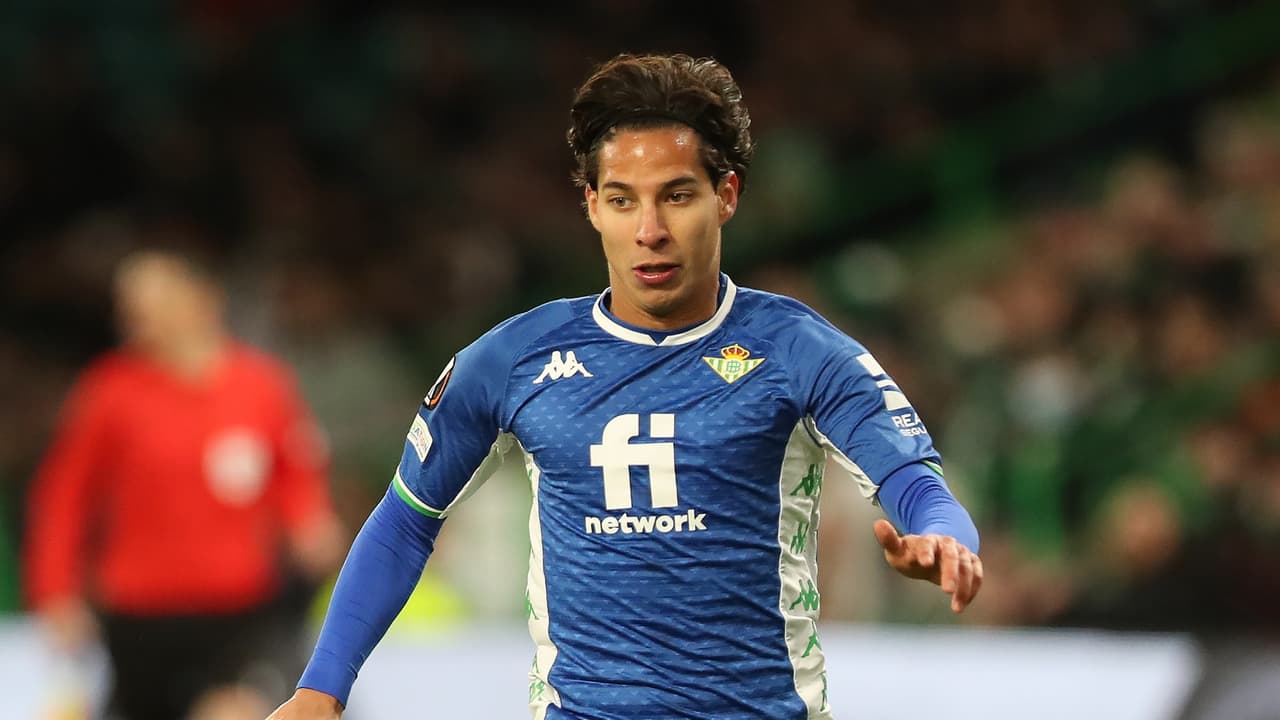 Directiva del Betis quiere la permanencia de Diego Lainez