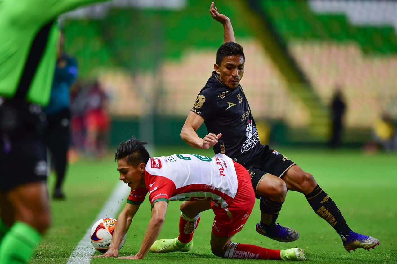 Con goles de Joel Campbell, Santiago Colombatto y Ángel Mena, León consigue un urgido triunfo 3-1 sobre Necaxa y se acerca a los puestos de liguilla. Necaxa es el peo equipo del torneo con 7 unidades.