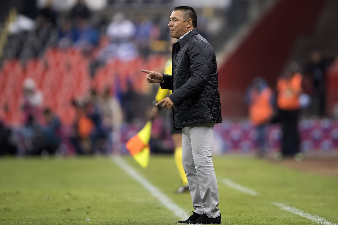 León - Ignacio Ambriz - Experimentado
<br>
<br>El director técnico mexicano consiguió meterse a su sexta Liguilla. La temporada pasada Ambriz llegó a la final, pero no pudo quedarse con el título. Esta temporada el equipo de Ambriz llega a la fiesta grande como segundo lugar de la tabla y con el segundo mejor ataque solo por detrás de Santos.