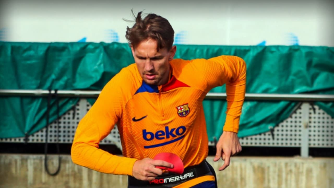 Luuk de Jong tiene covid y es baja del Barcelona ante el Sevilla