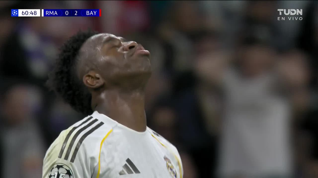 ¡El oso del torneo! Vini falla solo frente a Manuel Neuer