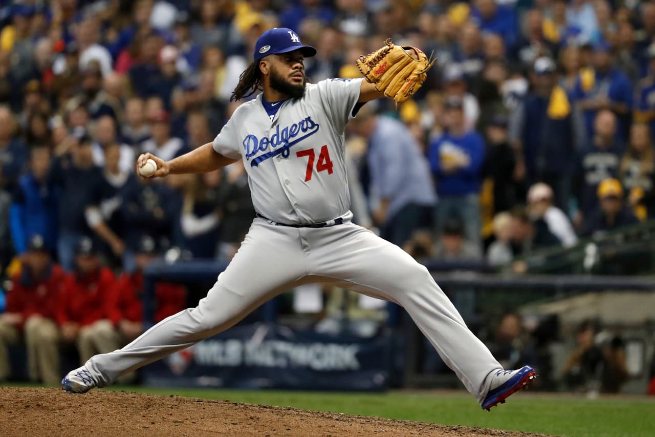 <b>Pitcheo de relevo: Dodgers</b>. El comparativo es muy parejo, incluso ambos equipos echando mano de abridores para relevar, pero Boston ha hecho sus juegos más cardiacos. Los Dodgers lucen mejor aquí.