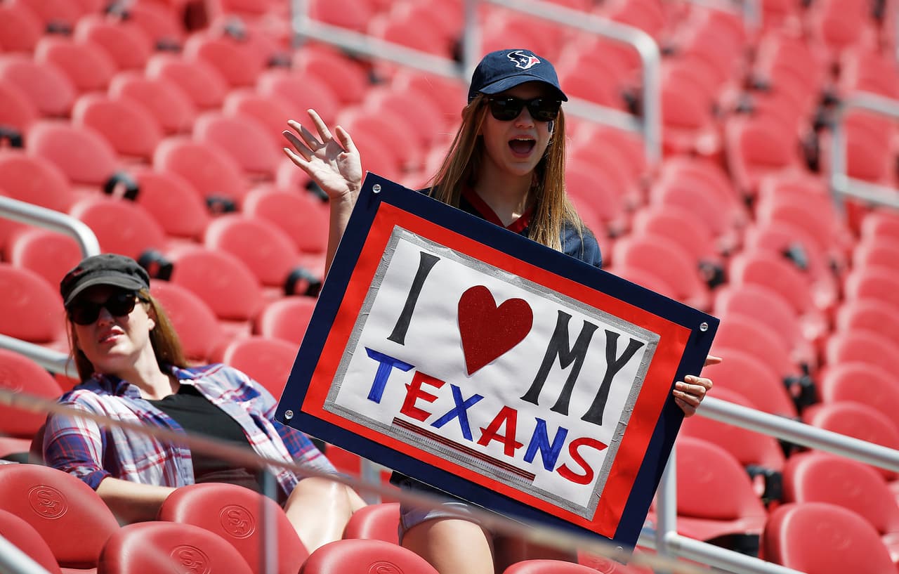 Mira a los aficionados de la NFL durante la primera semana de la pretemporada.