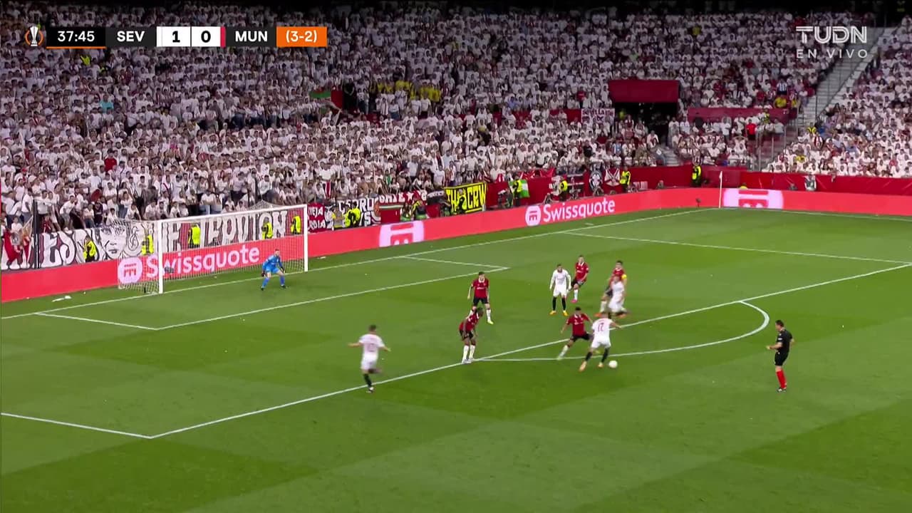 ¡TIRO ATAJADO! disparo por Erik Lamela.