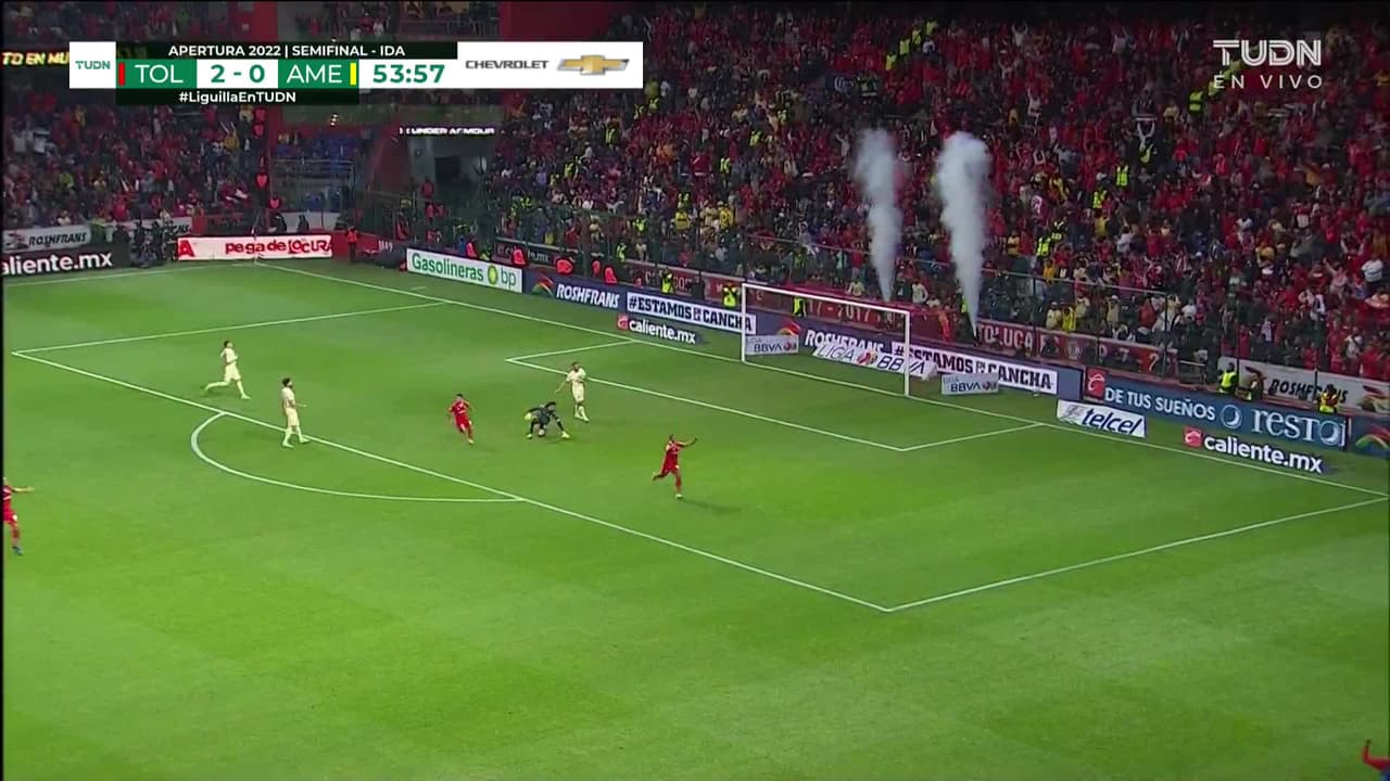 ¡GOL!  anota para Toluca. Camilo Sanvezzo
