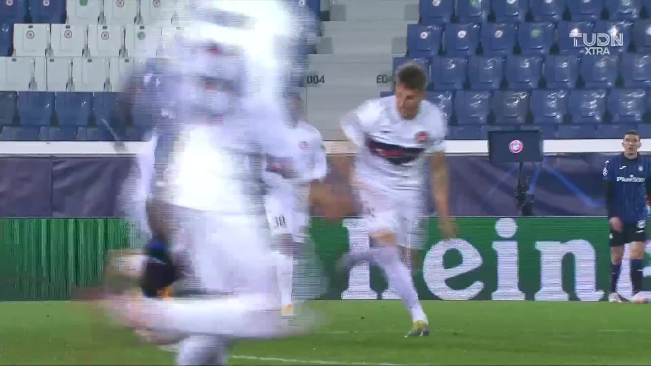 ¡TIRO ATAJADO! disparo por Duván Zapata.