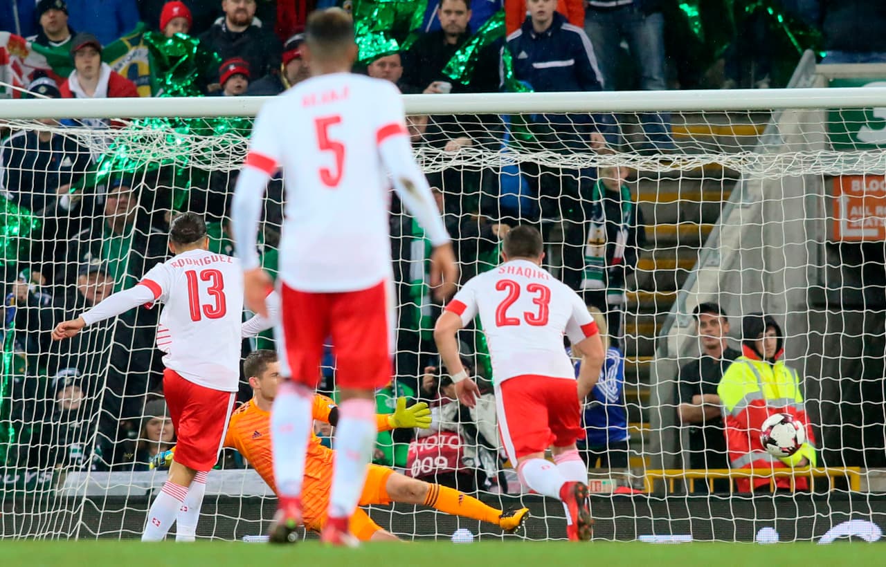 Al minuto 13 del segundo tiempo, Ricardo Rodríguez transformó en gol un penalti polémico sancionado por el rumano Ovidiu Hategan.