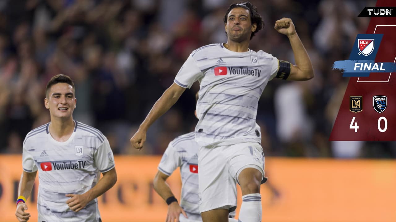 Un terremoto llamado Carlos Vela: golazo a lo Maradona