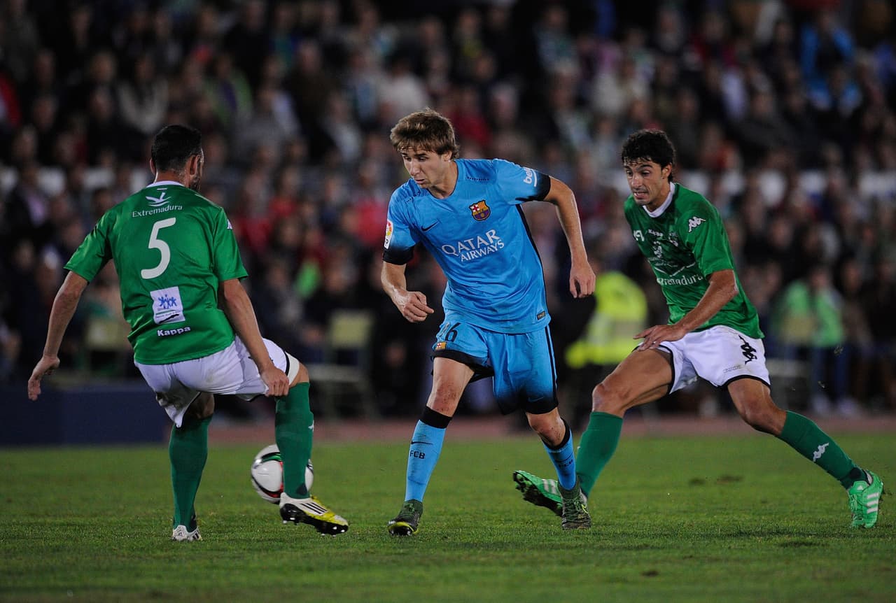 Sergi Samper era uno de los centrocampistas más prometedores pero las lesiones le impidieron asentarse. Juega actualmente con Villa e Iniesta en Japón.