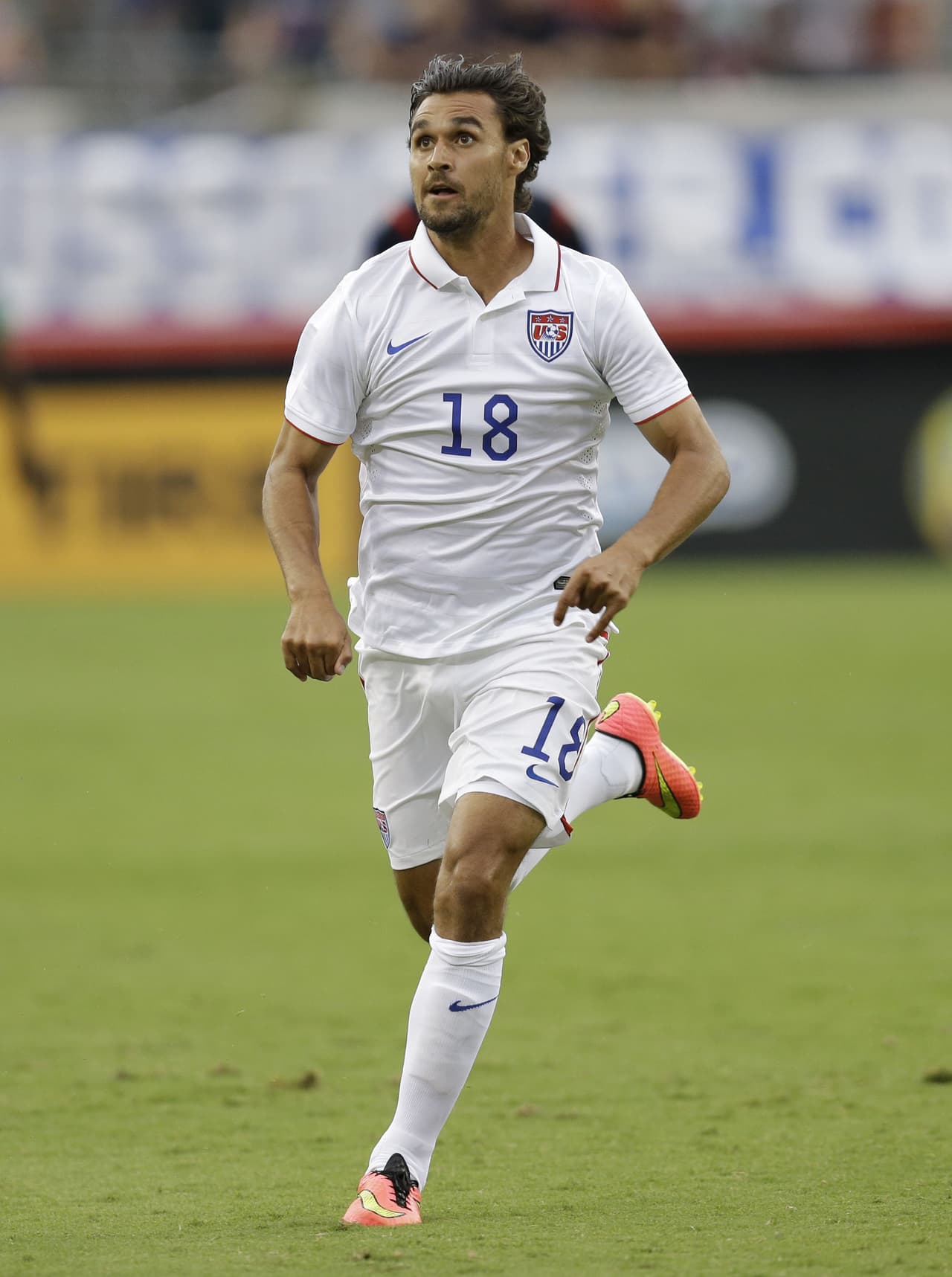 Chris Wondolowski. Posición: Delantero. Edad: 33 años. Club: San Jose Earthquakes (MLS). Veces seleccionado: 33. Descripción: Chris Wondolowski es fuerte, buen rematador de cabeza y muy peligroso en pelota de táctica fija.