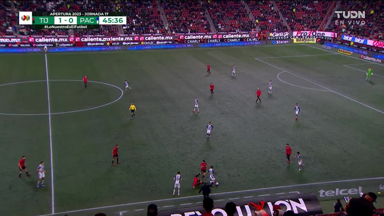 ¡TIRO ATAJADO! disparo por Lucas Rodríguez.