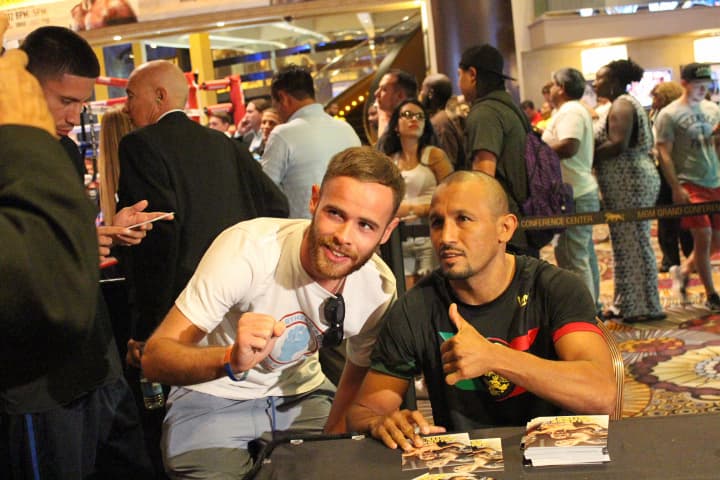 Jhonny González, Orlando Salido, Román Martínez, George Groves e Ishe Smith, hicieron un breve entrenamiento enfrente del público, para después convivir con los aficionados y regalar autógrafos.