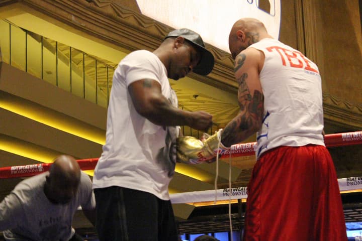 Jhonny González, Orlando Salido, Román Martínez, George Groves e Ishe Smith, hicieron un breve entrenamiento enfrente del público, para después convivir con los aficionados y regalar autógrafos.
