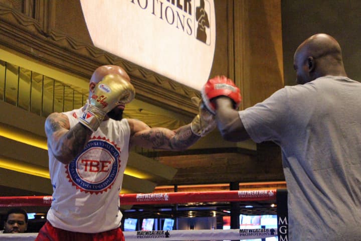 Jhonny González, Orlando Salido, Román Martínez, George Groves e Ishe Smith, hicieron un breve entrenamiento enfrente del público, para después convivir con los aficionados y regalar autógrafos.