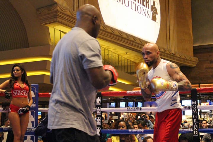 Jhonny González, Orlando Salido, Román Martínez, George Groves e Ishe Smith, hicieron un breve entrenamiento enfrente del público, para después convivir con los aficionados y regalar autógrafos.