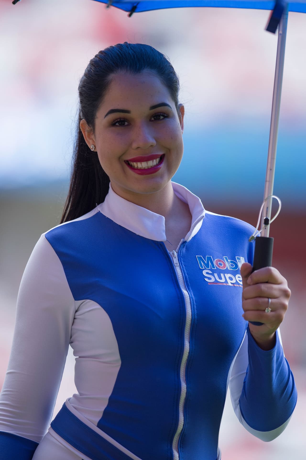 La belleza de las animadoras le dieron con su sensualidad el color a la jornada dominical en la definición de los últimos dos semifinalistas en la Liguilla del Clausira 2018.
