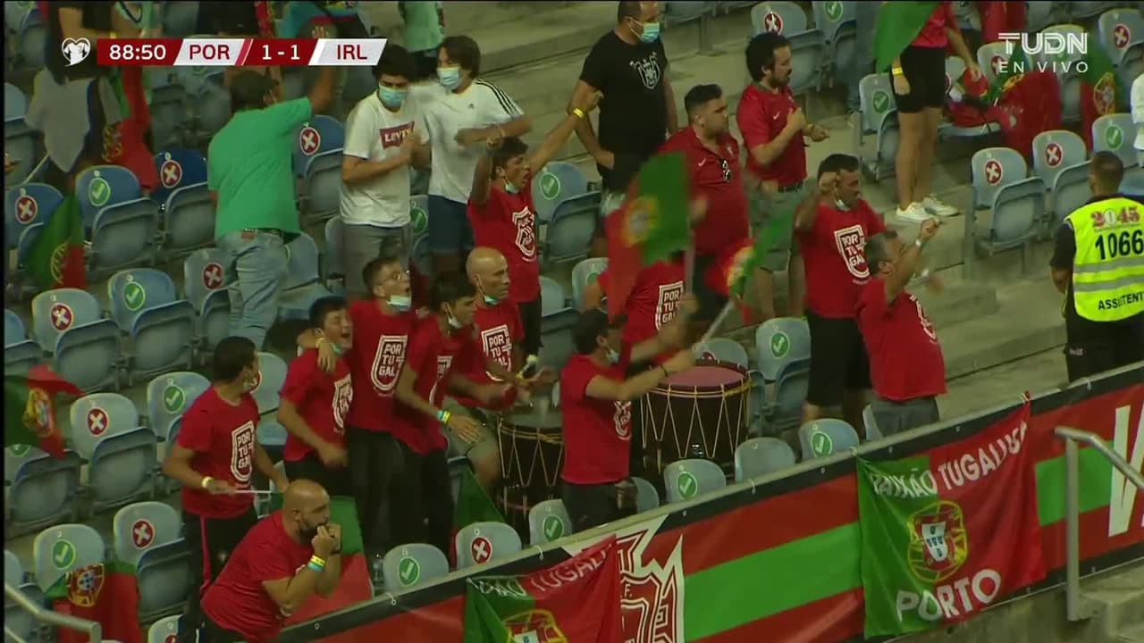 ¡GOL!  anota para Portugal. Cristiano Ronaldo