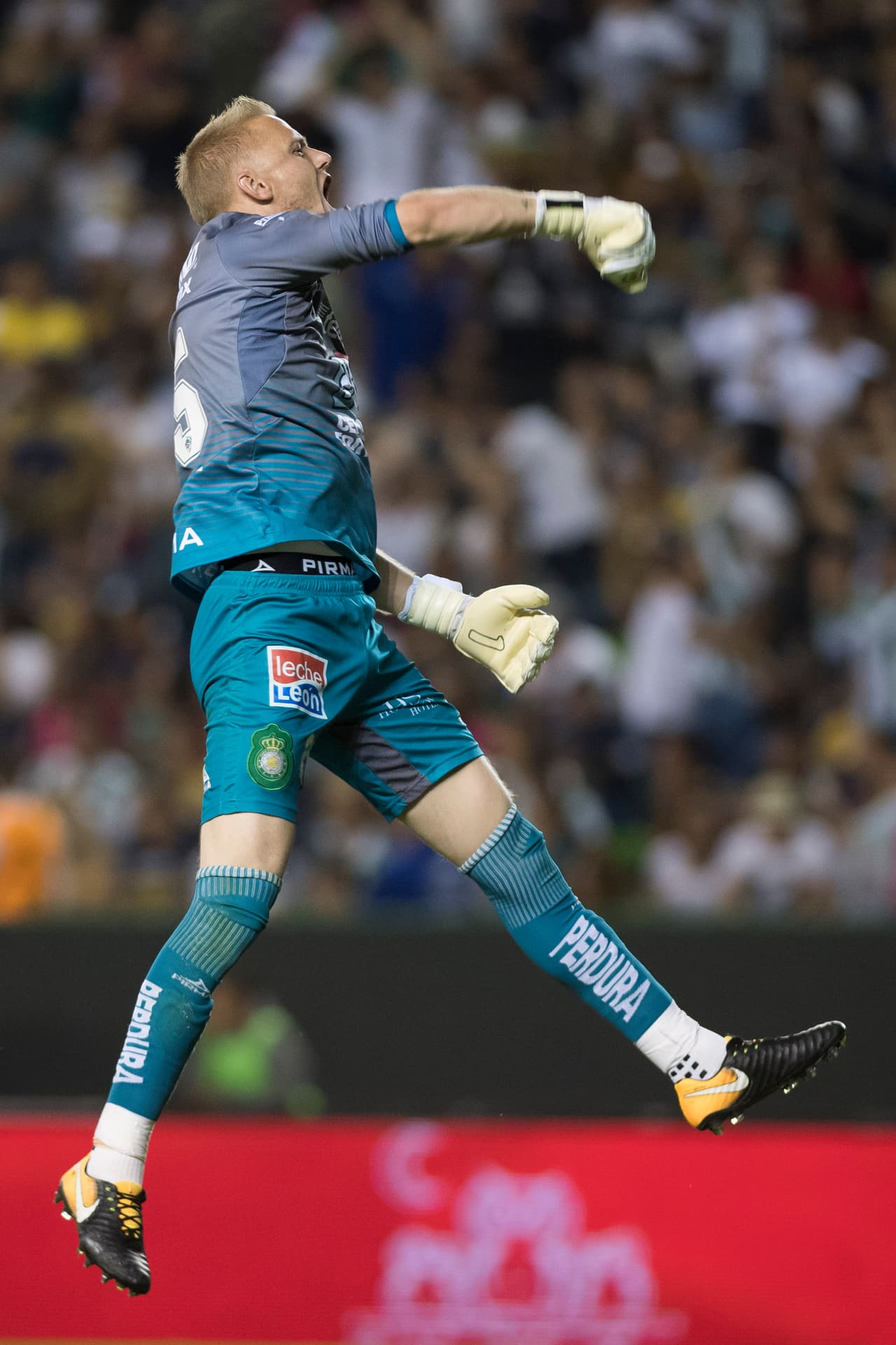 William Yarbrough y compañía celebraron en grande los tres puntos conseguidos.
