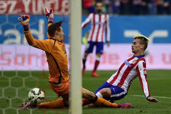 Griezmann anota su segundo gol ante el Elche en el triunfo colchonero.