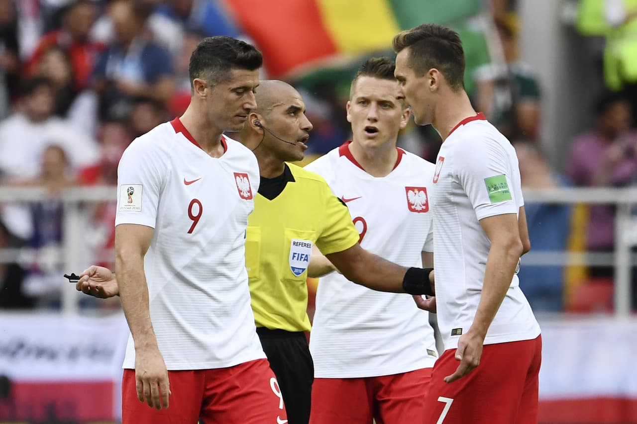 Milik se baja de la Euro por lesión y deja solo a Lewandowski