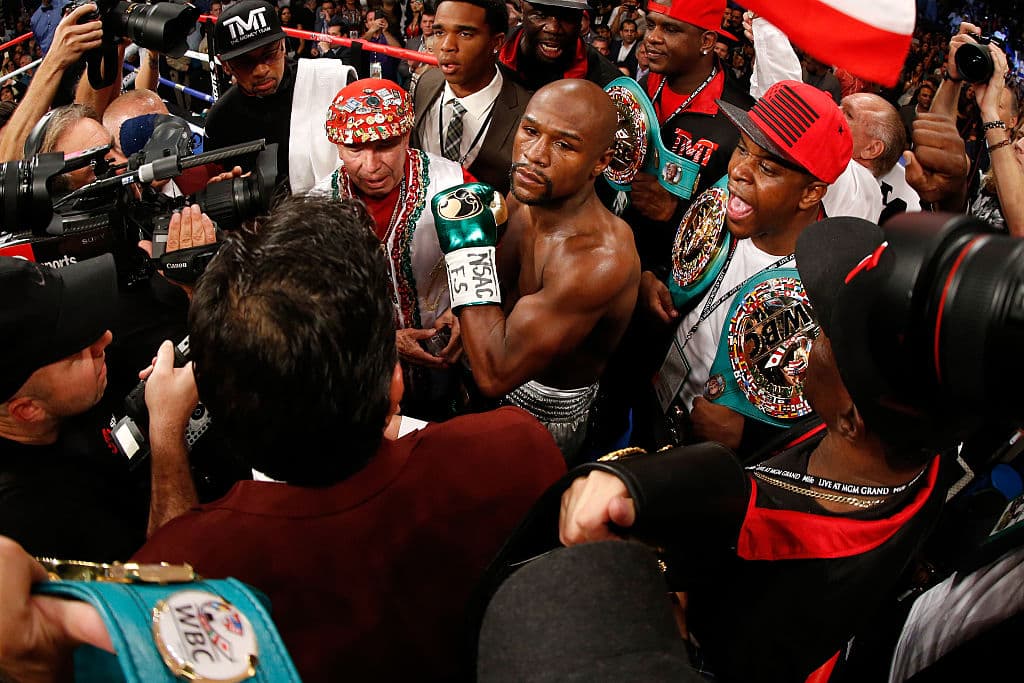 Floyd Mayweather se despidió del boxeo en 2017 cuando enfrentó al excampeón de UFC, Conor McGregor.
<br>