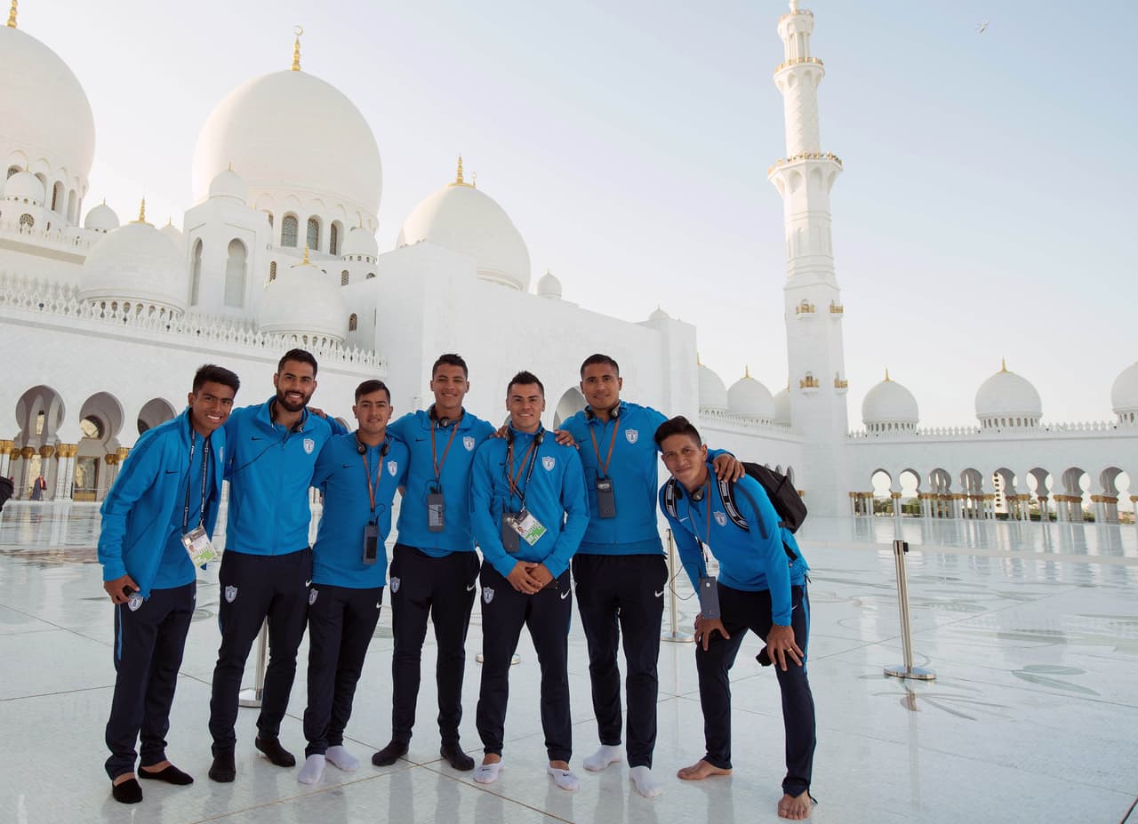Los jugadores de Pachuca aprovecharon su presencia en Emiratos Árabes Unidos, donde se encuentran por el Mundial de Clubes, para visitar la Gran Mezquita de Abu Dhabi, previo a su partido del sábado contra Wydad Casablanca.