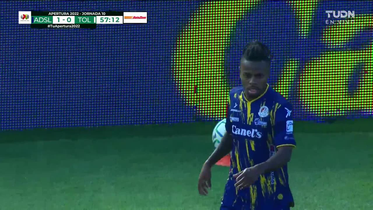 ¡TIRO ATAJADO! disparo por Facundo Waller.