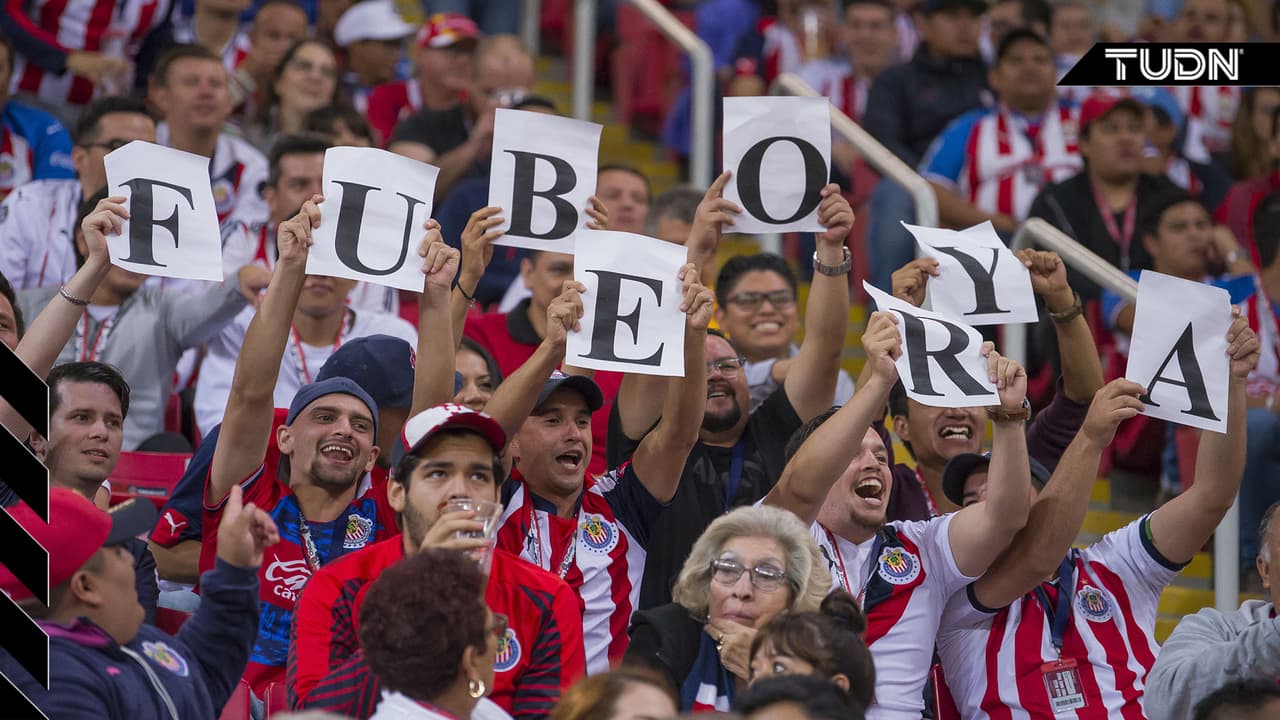 ¡Regresa el "#FueraBoy" tras derrota de Chivas!