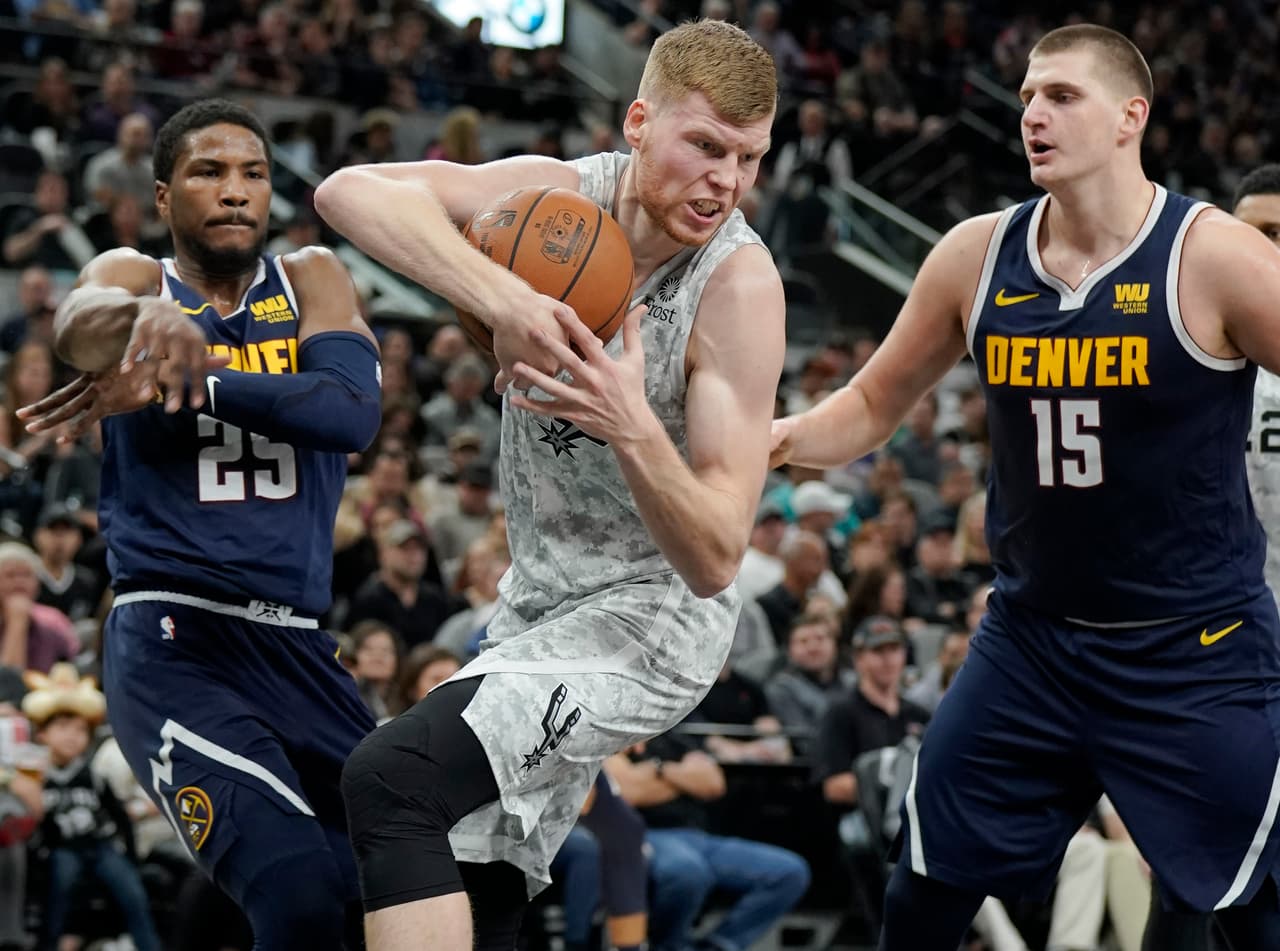 En el último cuarto los Spurs marcaron la diferencia con 30 puntis de DeMar DeRozan y 27 de LaMarcus Aldridge.