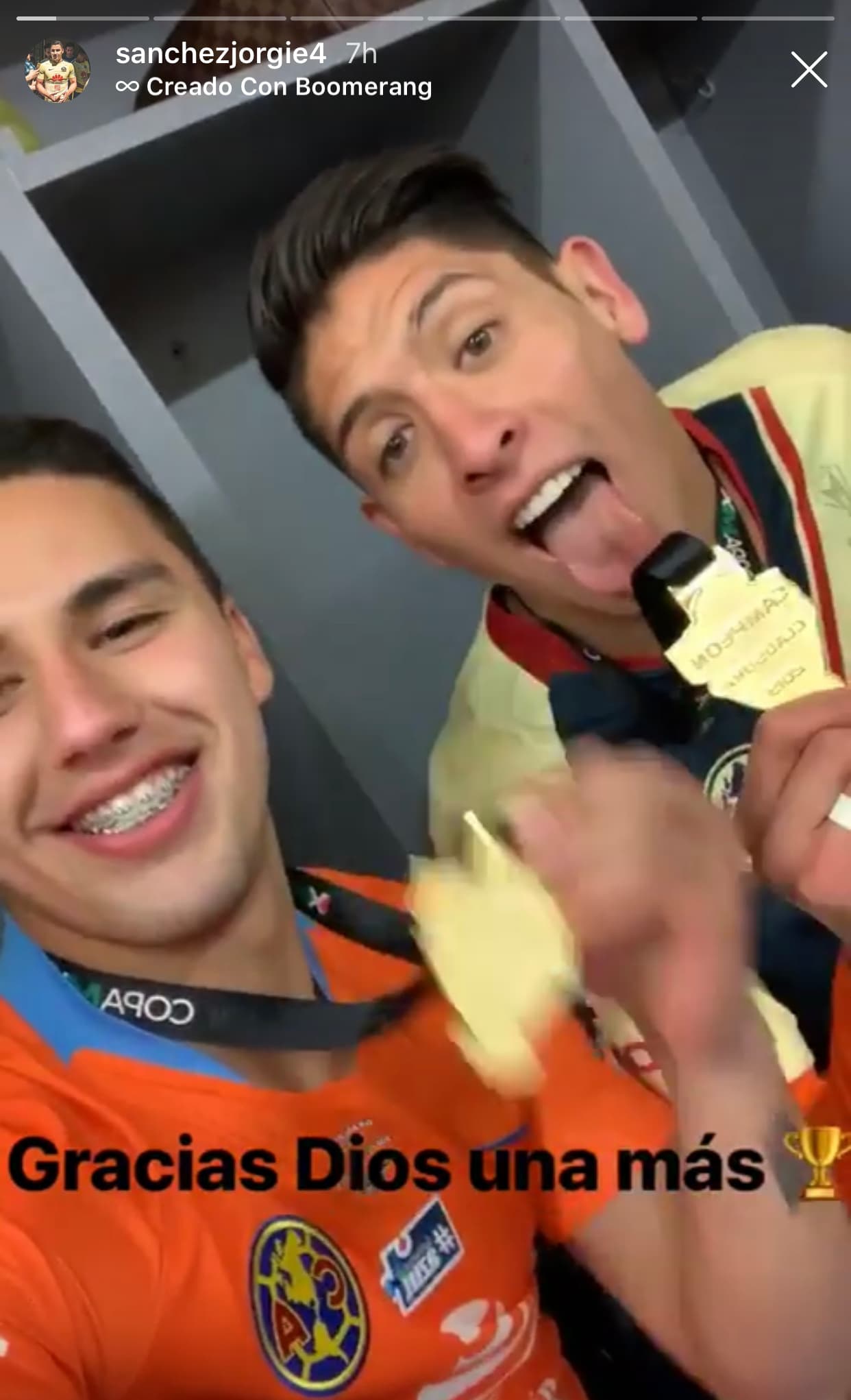 Varios jugadores del América, así como sus parejas, han compartido en sus redes sociales parte del festejo del título de la Copa MX que ganaron en la noche del miércoles en la cancha de Juárez.