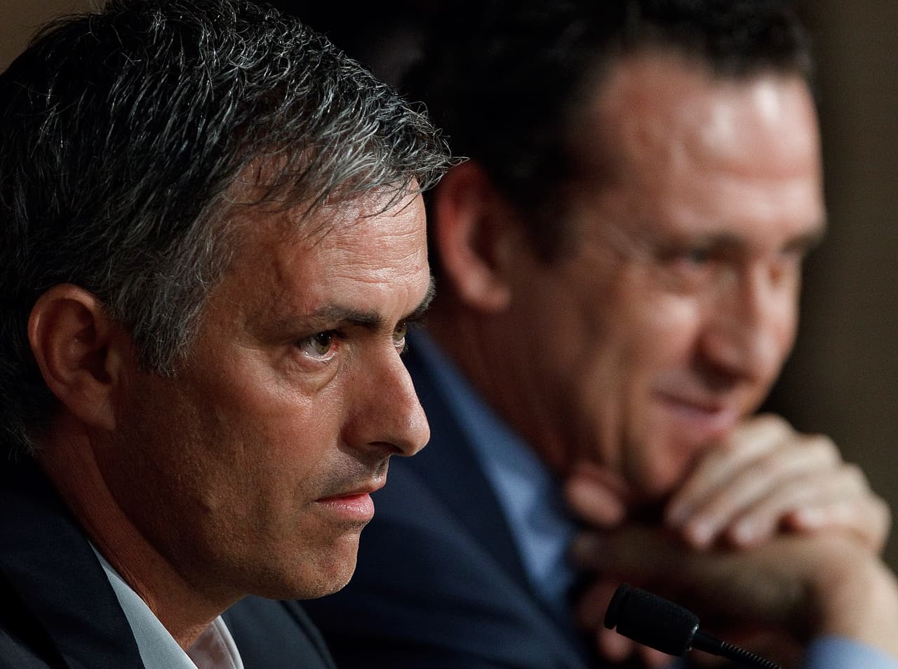 En su momento Mourinho también señaló: “El equipo lo hago yo y las decisiones son mías. Estoy demasiado mayor para recaditos en los periódicos”, en referencia a Valdano y sus declaraciones a la prensa ibérica.