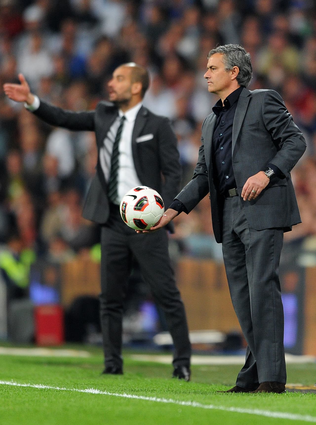 Mourinho y Guardiola sostienen una rivalidad de varios años que incluso traspasó hasta el propio clásico entre Barcelona y Real Madrid y continúa en la actualidad, aunque en menor medida.