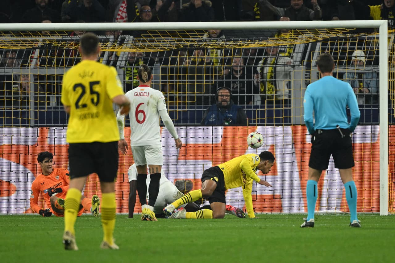 En la Champions League, Chelsea venció 0-2 al Milan, mientras que el Borussia Dortmund le empató 1-1 al Sevilla.